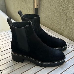 Tory Burch Chelsea boots size 9 black suede